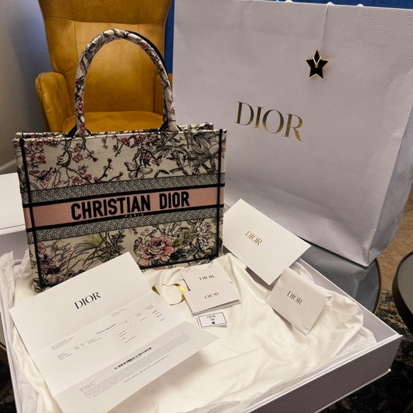Christian Dior book tote - Picture 2 of 4